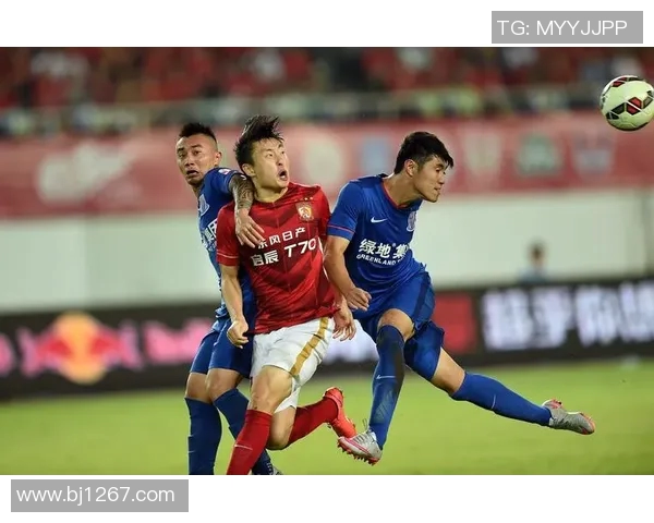 2011年实德与恒大巅峰对决回顾:足球历史上的经典瞬间与战术较量 2011年实德与恒大巅峰对决回顾:足球历史上的经典瞬间与战术较量