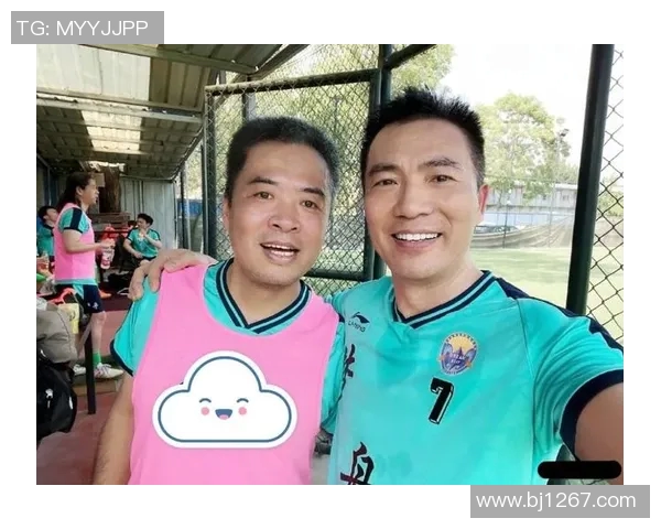 国足对阵卡塔尔黄健翔解说激情四溢引发球迷热议与期待 国足对阵卡塔尔黄健翔解说激情四溢引发球迷热议与期待